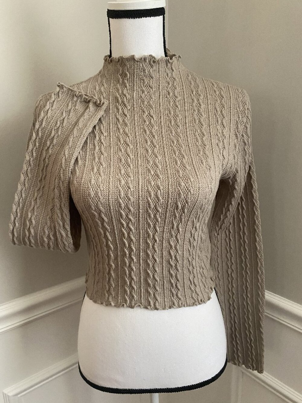 Forever 21 Mock neck Crop Top size Large